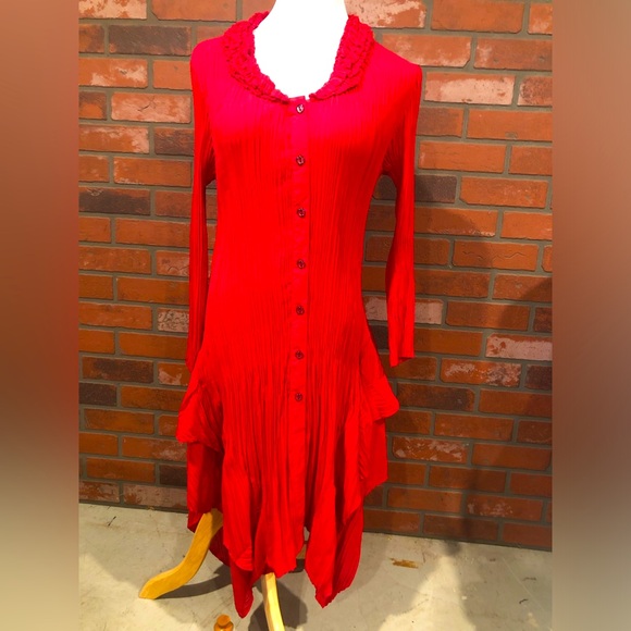 Size medium Bellissima red pleated dress - Picture 1 of 3